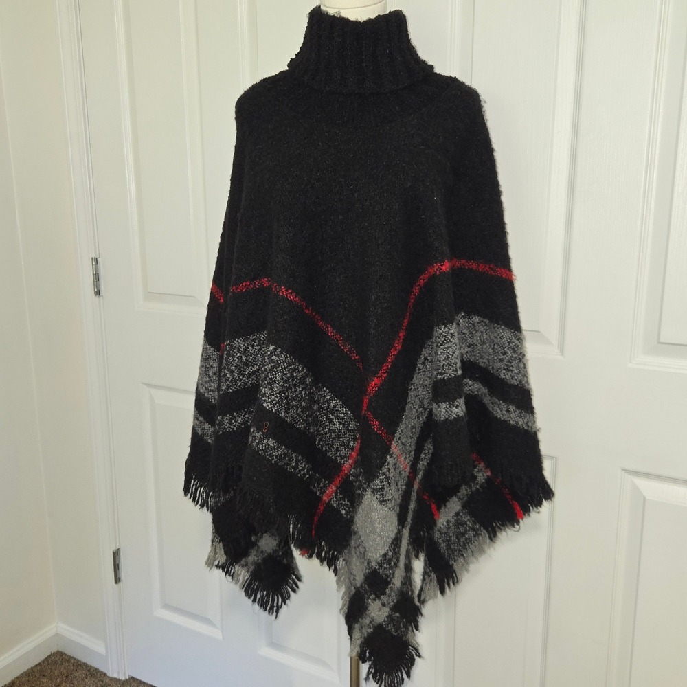 World Market Poncho Women O/S Black Plaid Turtleneck Fringed Knit Cape